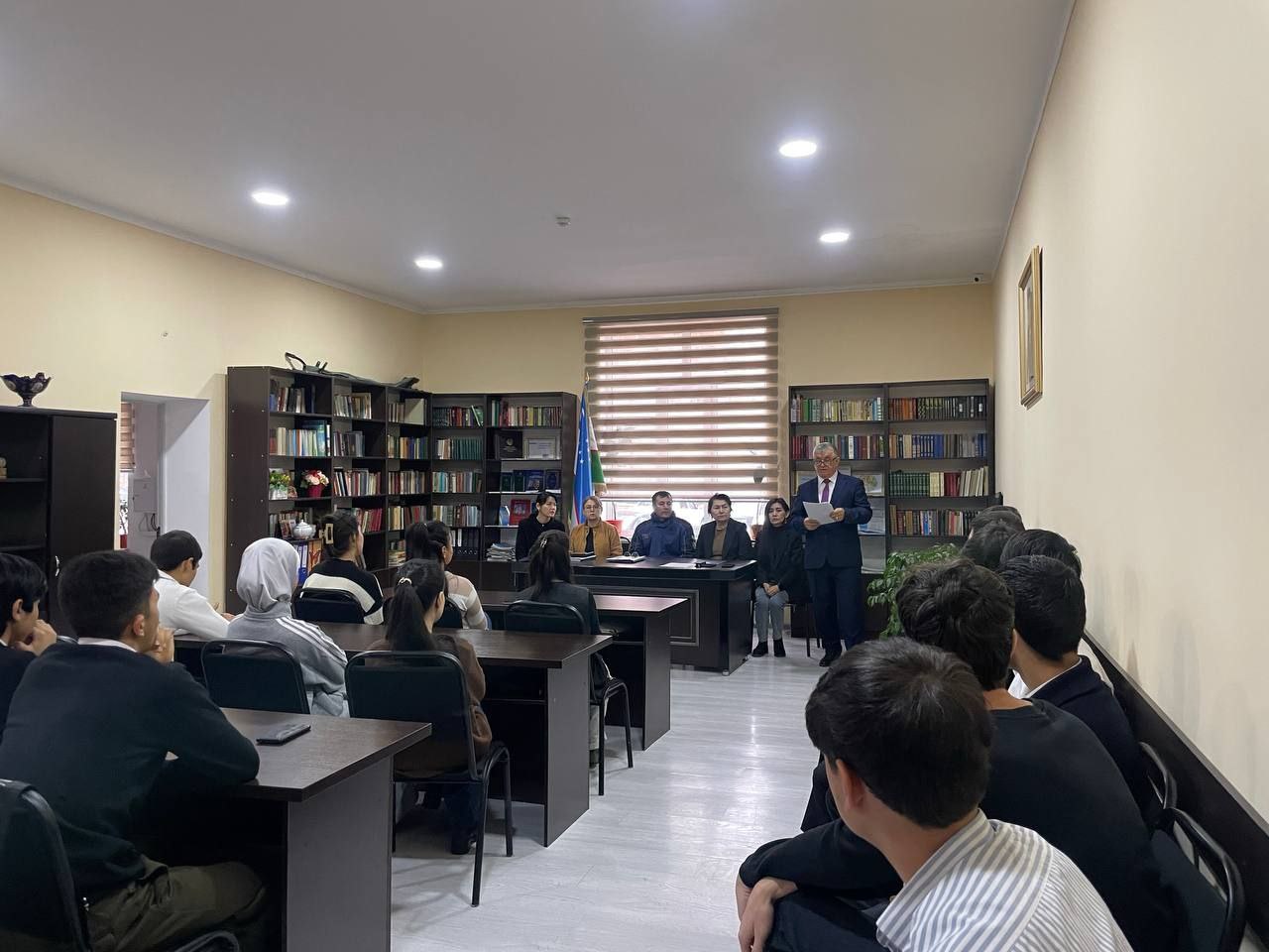 “Yoshlar ongiga tahdid – psixoaktiv moddalalar va  giyohvandlik illati” mavzusida mahalla yoshlari oʻrtasida davra suhbati boʻlib oʻtdi